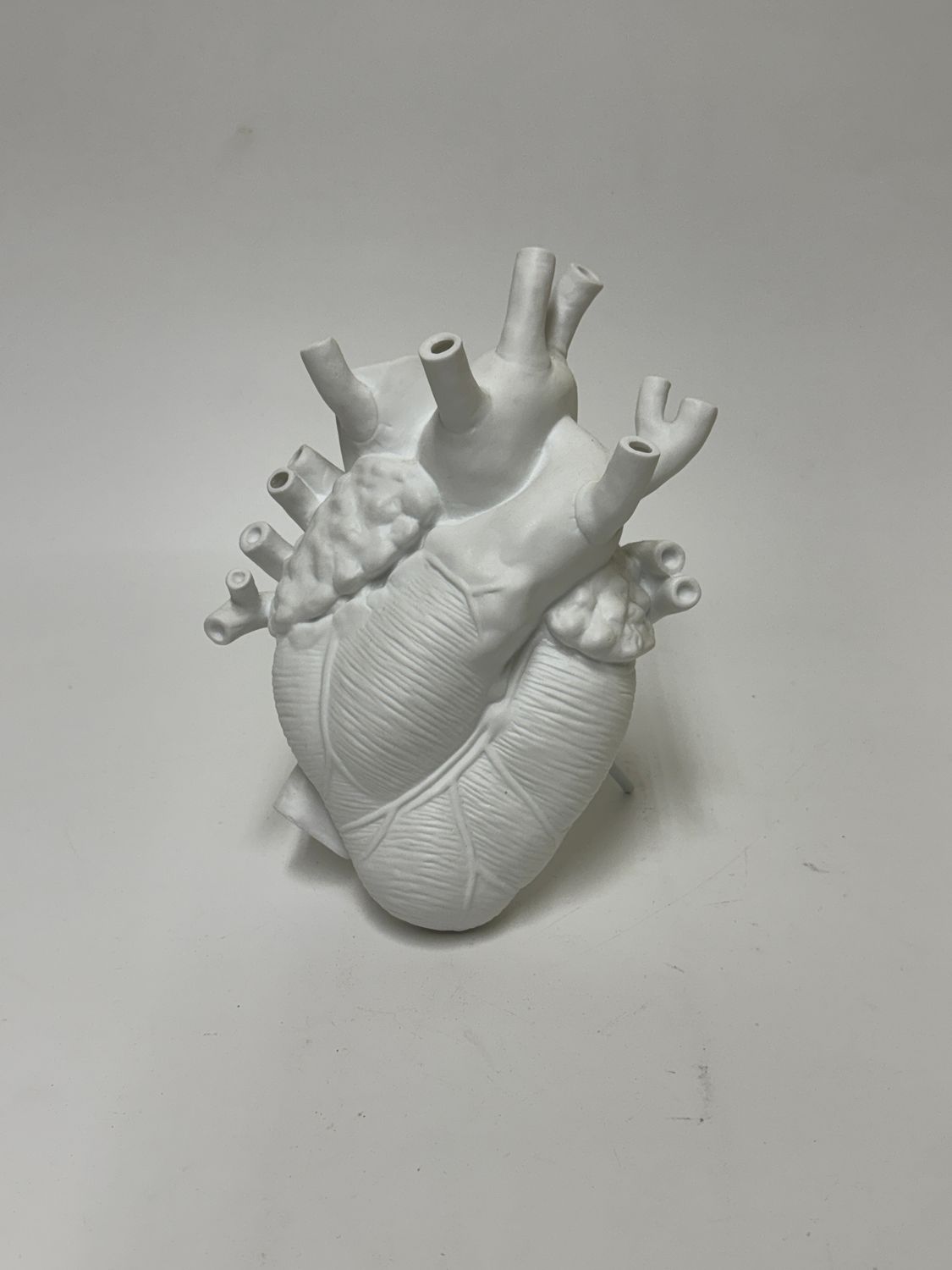Soletti Porcelain Heart Vase w/ Stand