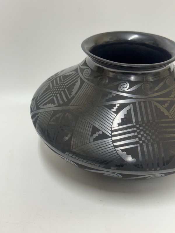 Mata Ortiz Style Ceramic Incised Round Vase