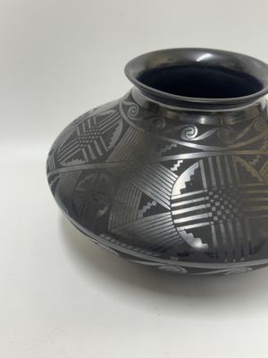 Mata Ortiz Style Ceramic Incised Round Vase