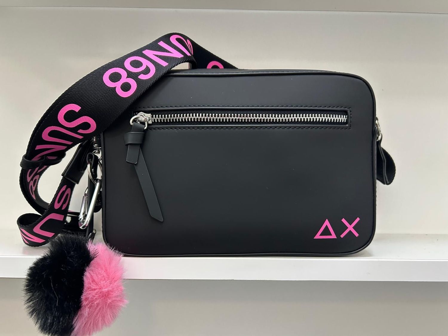 BORSA SUN68 A TRACOLLA SAPONETTA NERA BORSA SUN68 A TRACOLLA SAPONETTA NERA