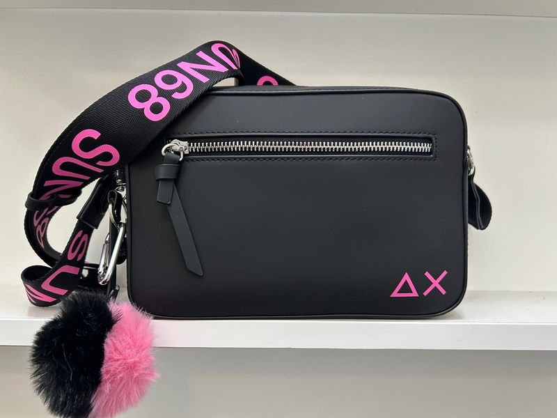 BORSA SUN68 A TRACOLLA SAPONETTA NERA BORSA SUN68 A TRACOLLA SAPONETTA NERA