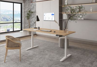 Biurka regulowane na wysokość