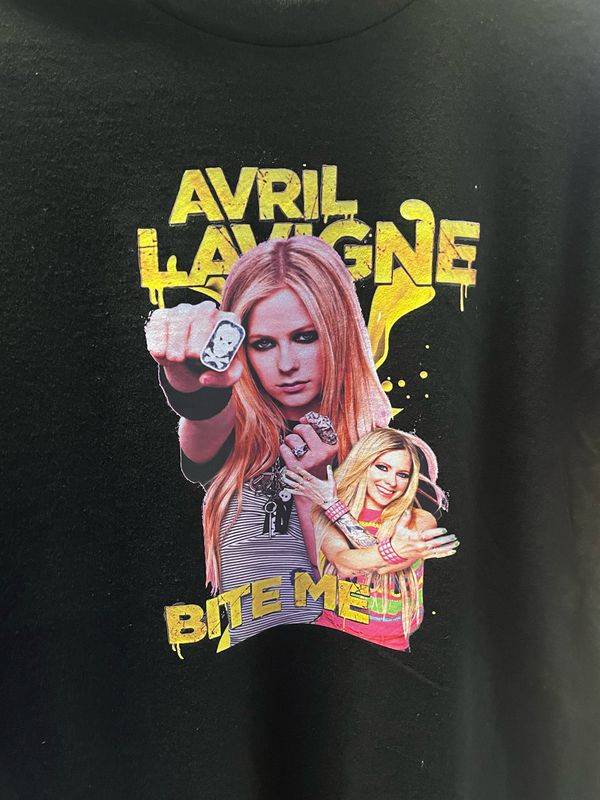 Avril Lavigne “Bite Me”