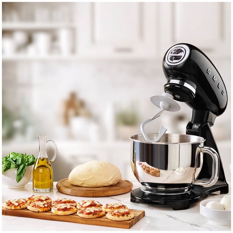 Smeg 50&#39;s Style Stand Mixer Black SMF03BLAU