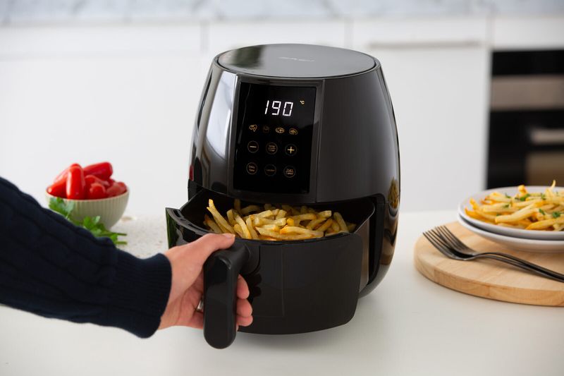 3L Digital Air Fryer w/ 200 C, Non-Stick &amp; Removable Basket