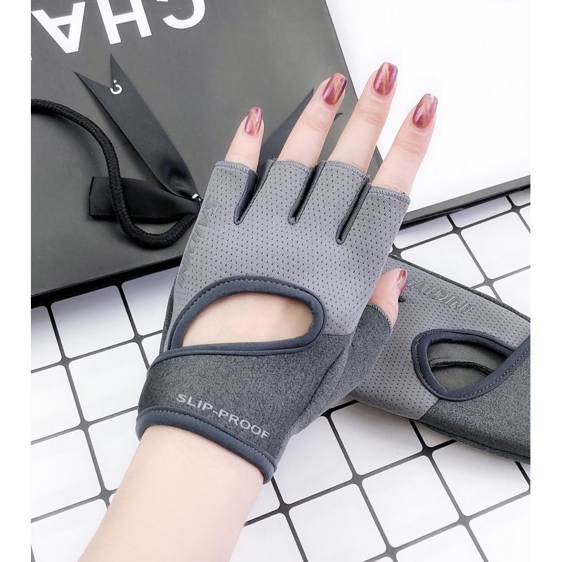 S Grey 2-PCS Women's Half-Finger Fitness Gloves - Anti-Slip Breathable Gloves for Yoga, Spin Bike, and Weight Training