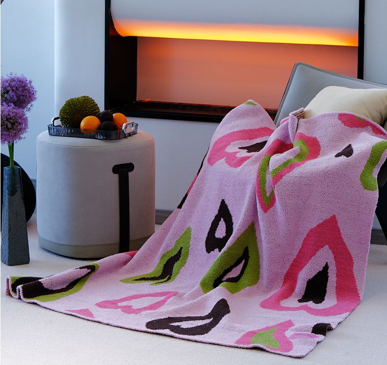 Pink Luxurious Chunky Knit Throw Blanket - Cozy &amp; Thick Sofa Accent - 136 x 130cm (920g)
