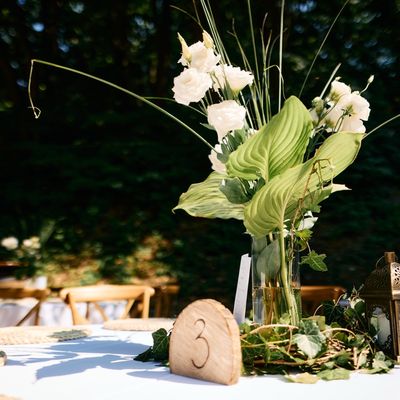 Escort Table Arrangement