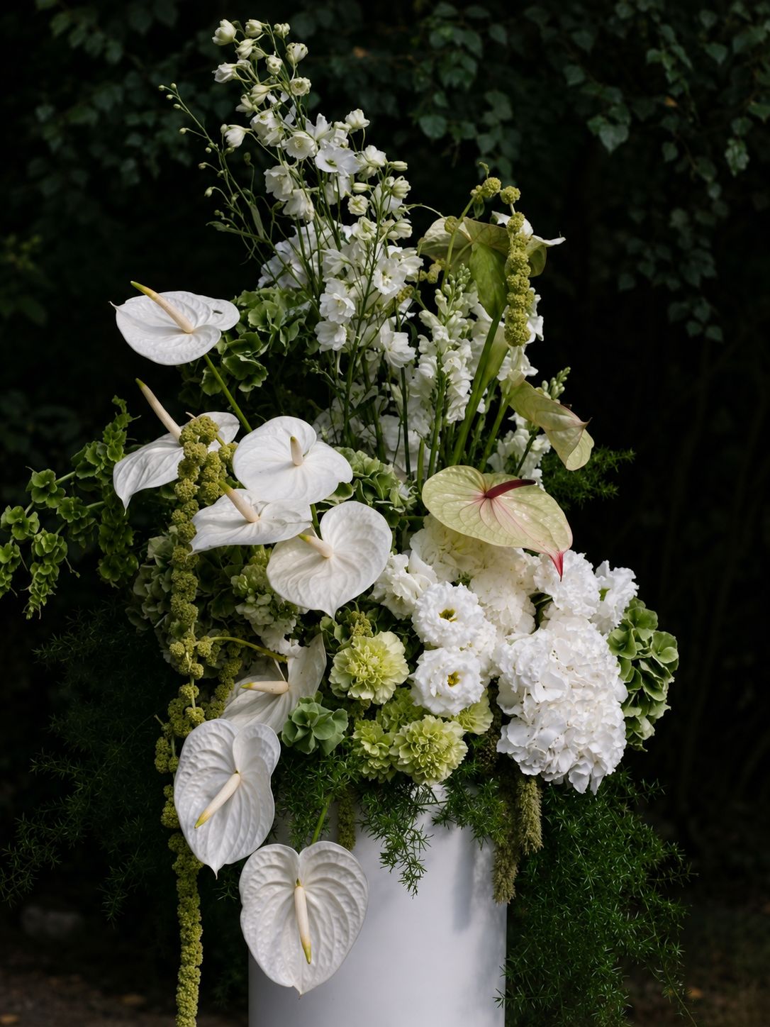 Pedestal Arrangement, Size: Medium