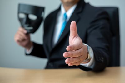 Patologiczni kłamcy – kiedy kłamstwo staje się sposobem na życie