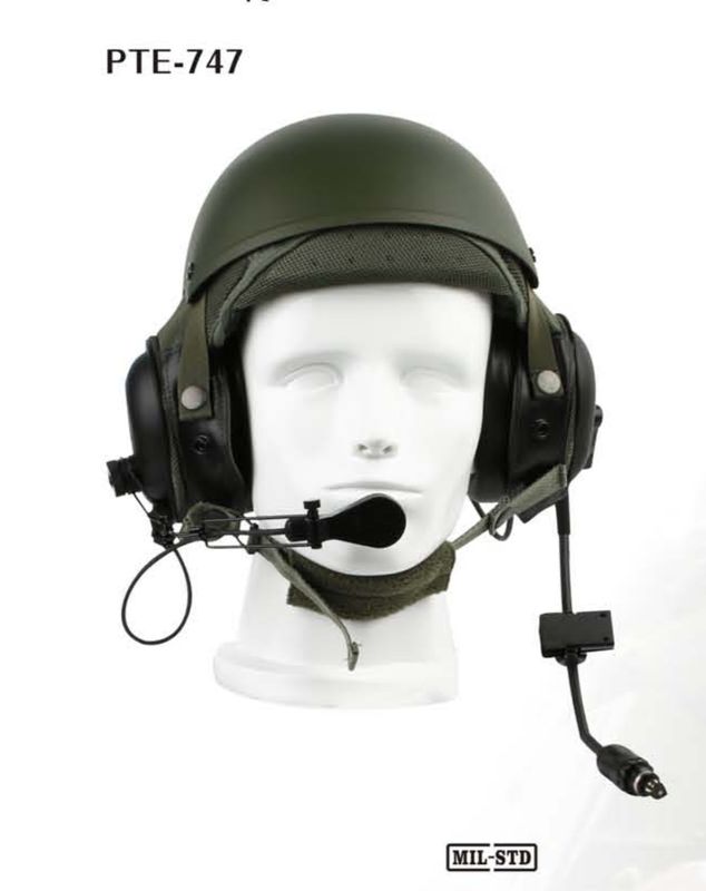 GECKO DH-132 Zestaw słuchawkowy Hełm DH-132 został zaprojektowany specjalnie do użytku przez personel obsługujący wojskowe pojazdy opancerzone.