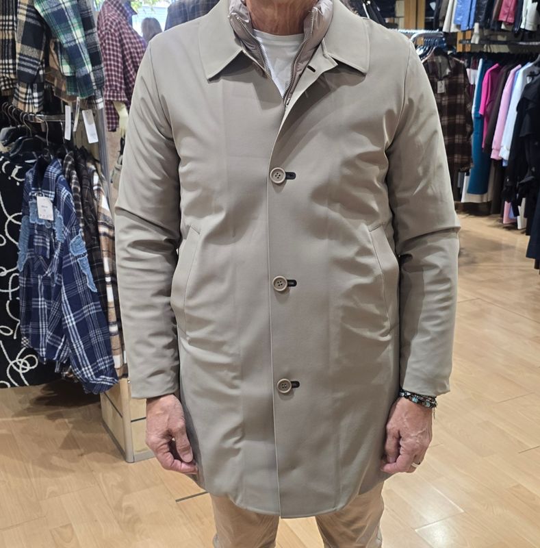 SPOLVERINO IMBOTTITO IMPERMEABILE CON PETTORINA REMOVIBILE