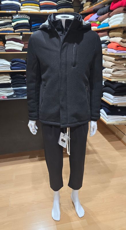 GIUBBOTTO IMPERMEABILE CON CAPPUCCIO E PETTORINA REMOVIBILI