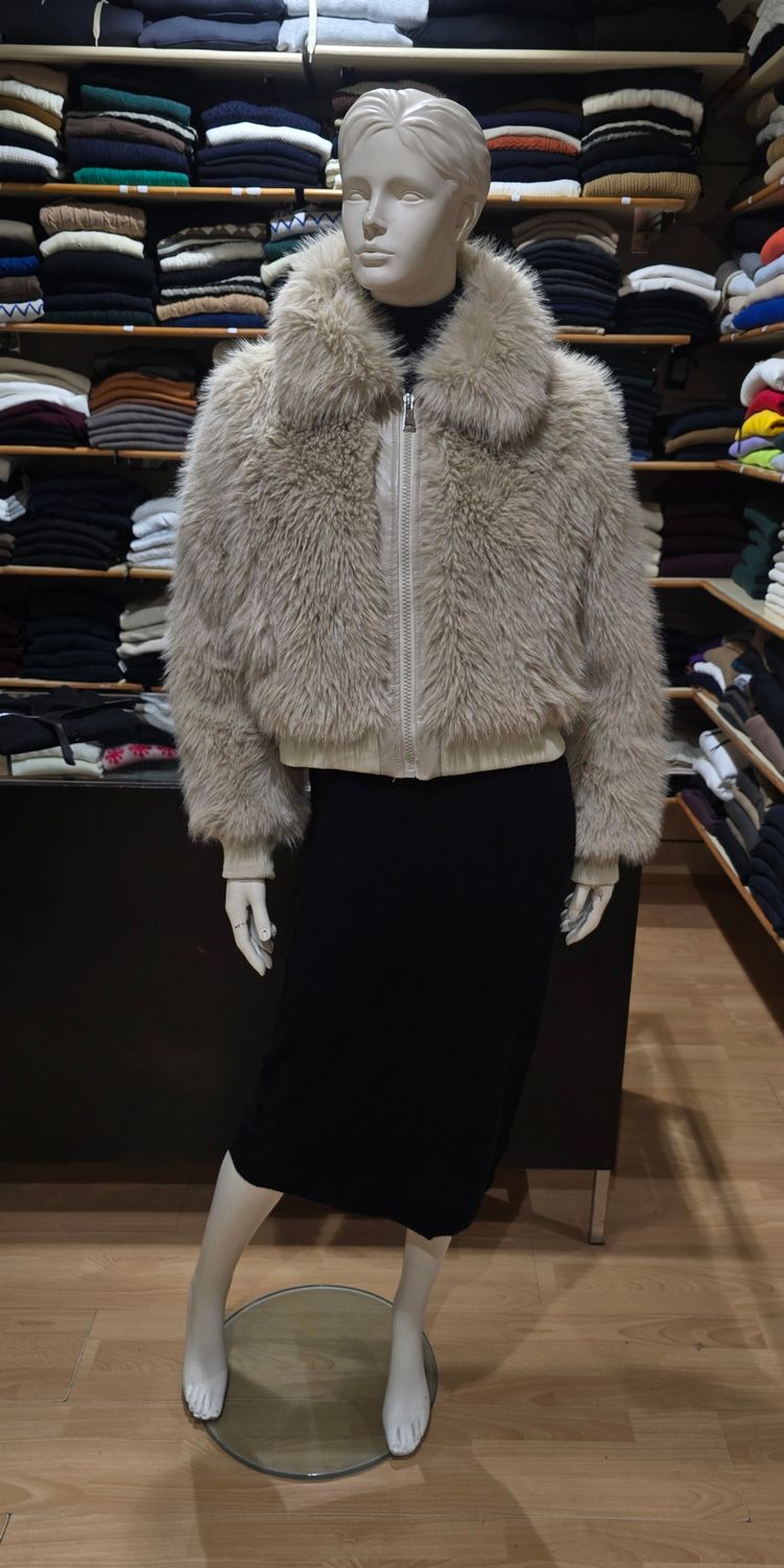 GIUBBOTTO IN PELLICCIA SINTETICA CON PROFILI IN ECOPELLE