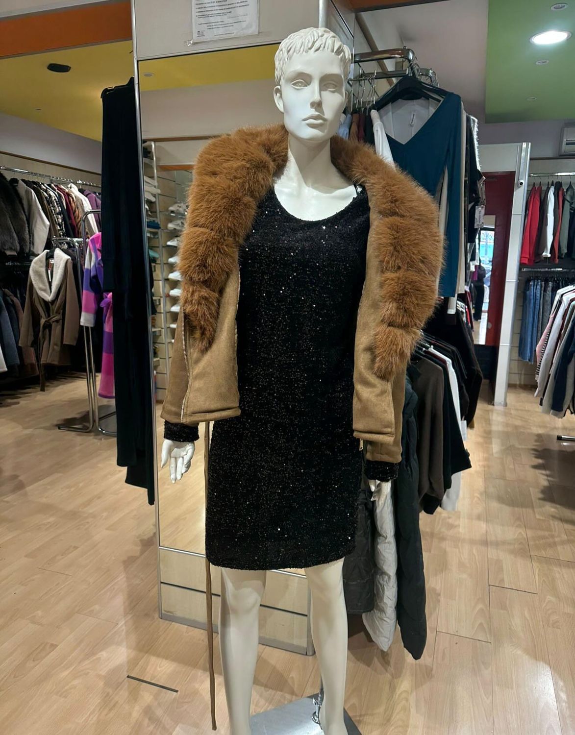 ECO MONTONE CON PELLICCIA SINTETICA