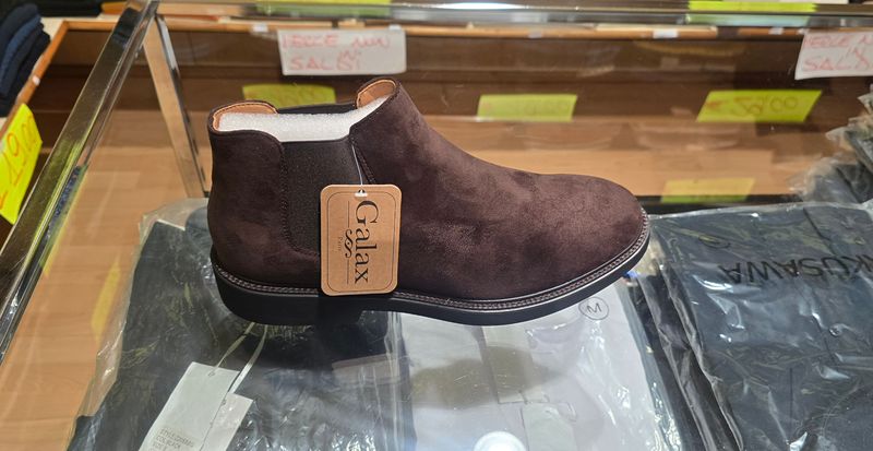 STIVALETTO IN CAMOSCIO MARRONE - ELEGANZA ESSENZIALE