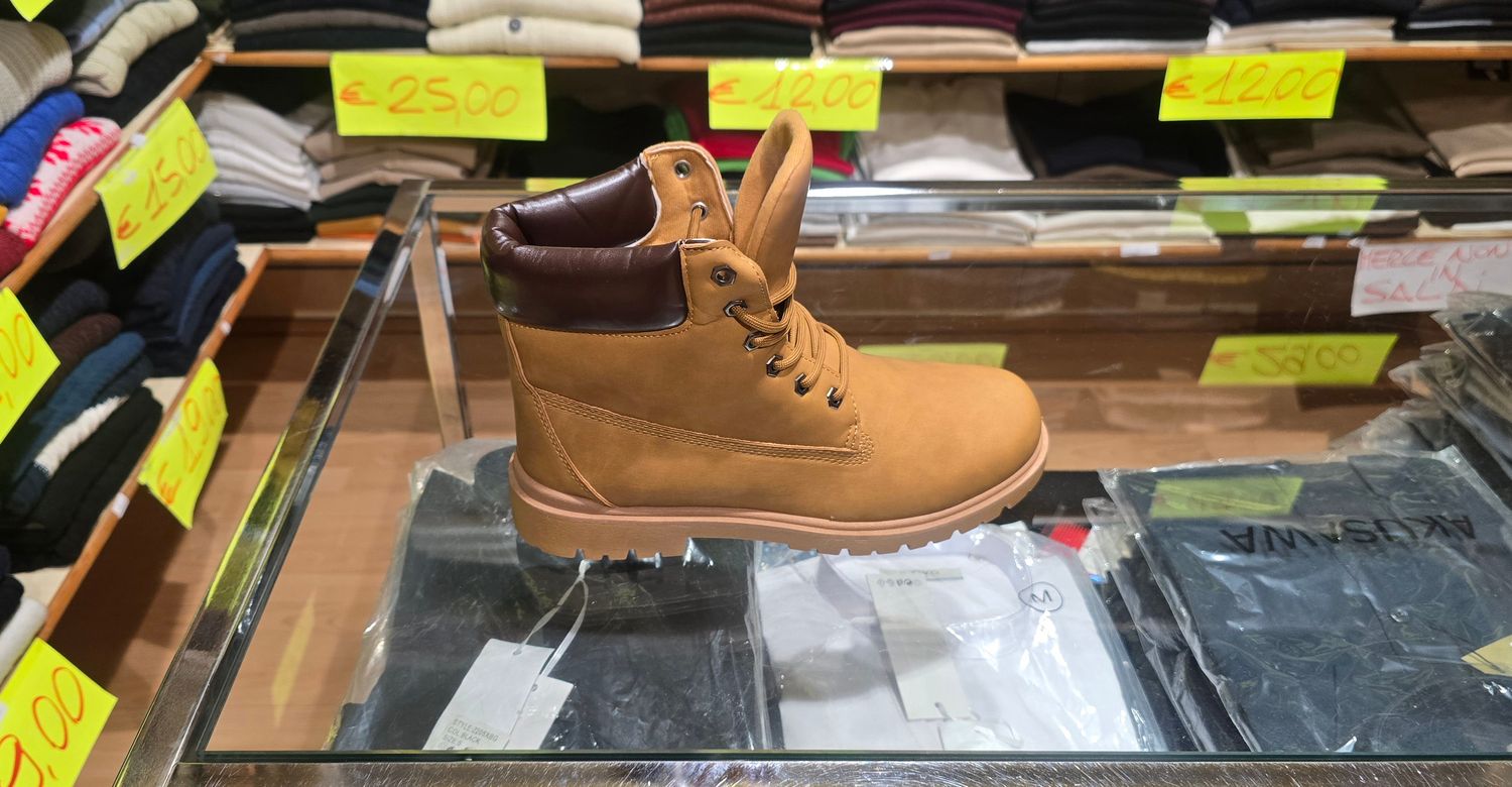 STIVALETTO ALTO ALLACCIATO COL. BEIGE - STILE TIMBERLAND