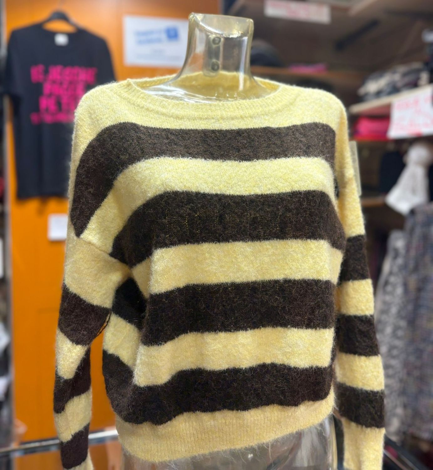 MAGLIA GIROCOLLO DONNA – MORBIDA E TRENDY