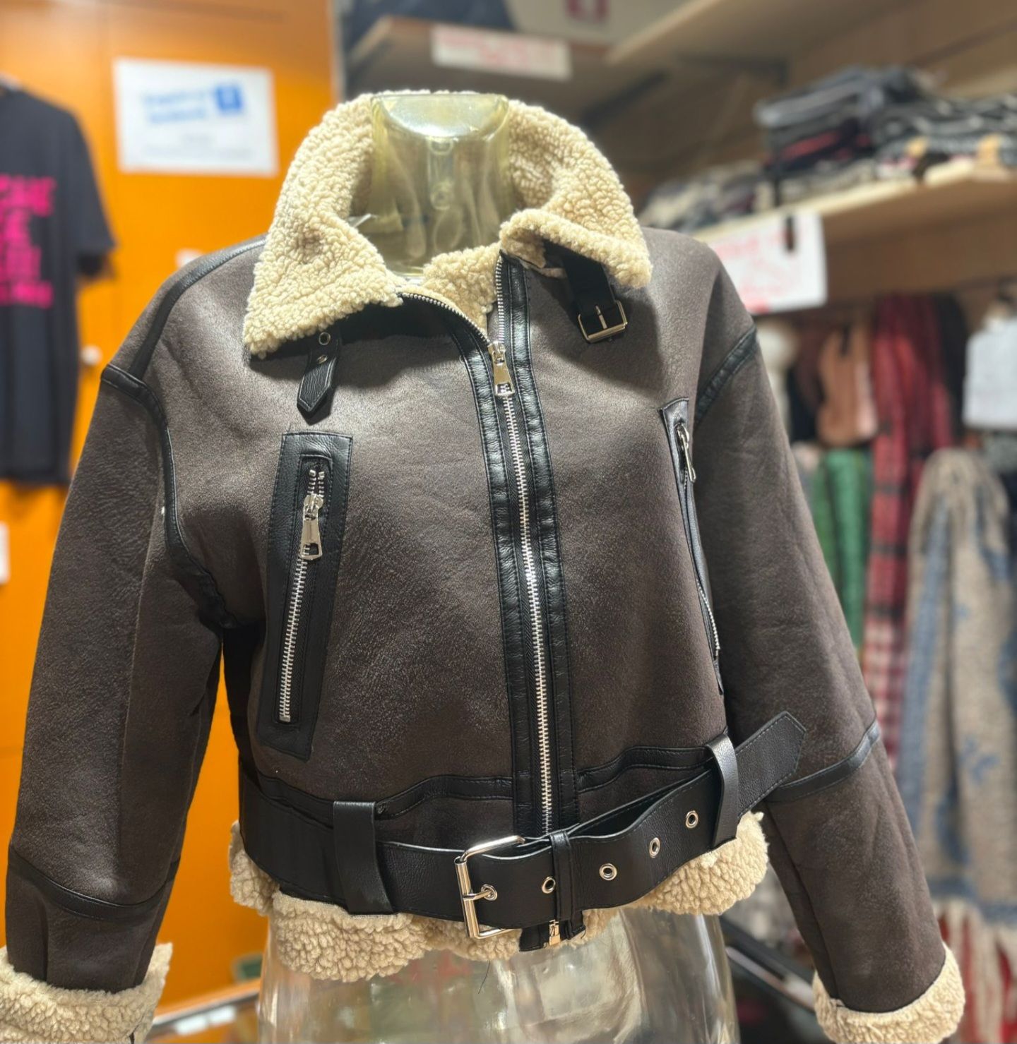 ECO MONTONCINO CORTO - STILE DECISO