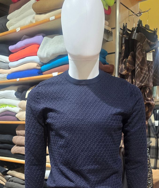 MAGLIONE GIROCOLLO IN LANA RASATA – LAVORAZIONE MICRO-JACQUARD