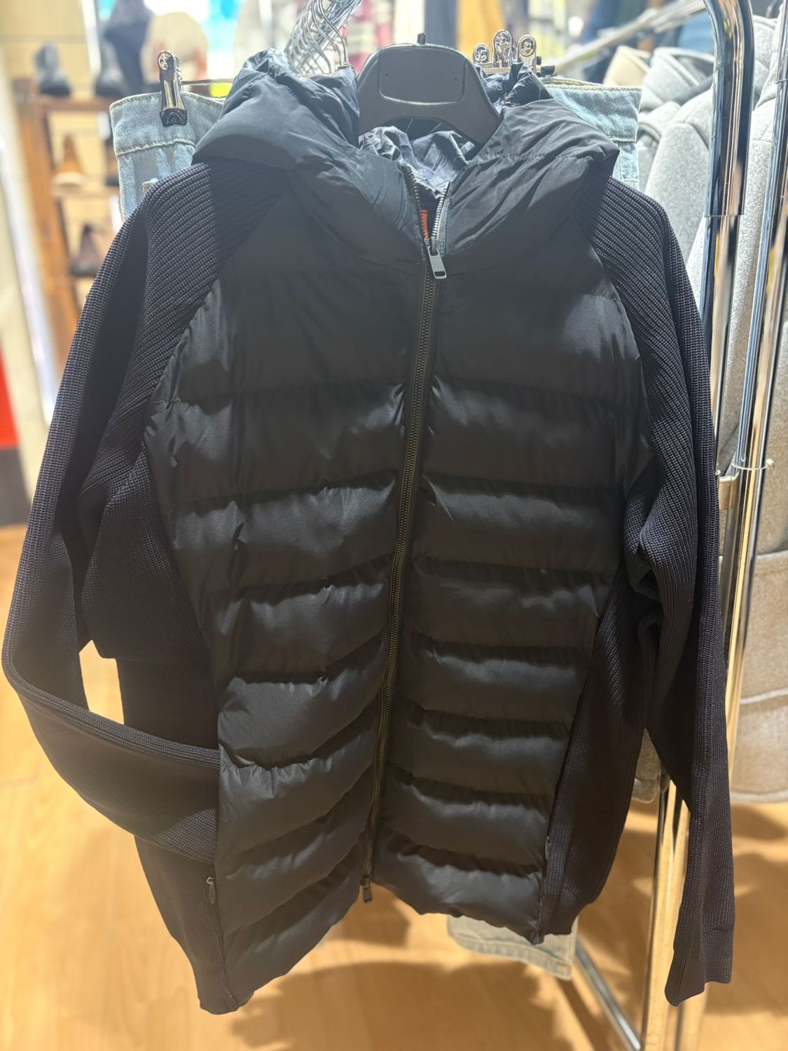 GIUBBOTTO IMPERMEABILE CON MANICHE IN TRICOT – CITY COMFORT