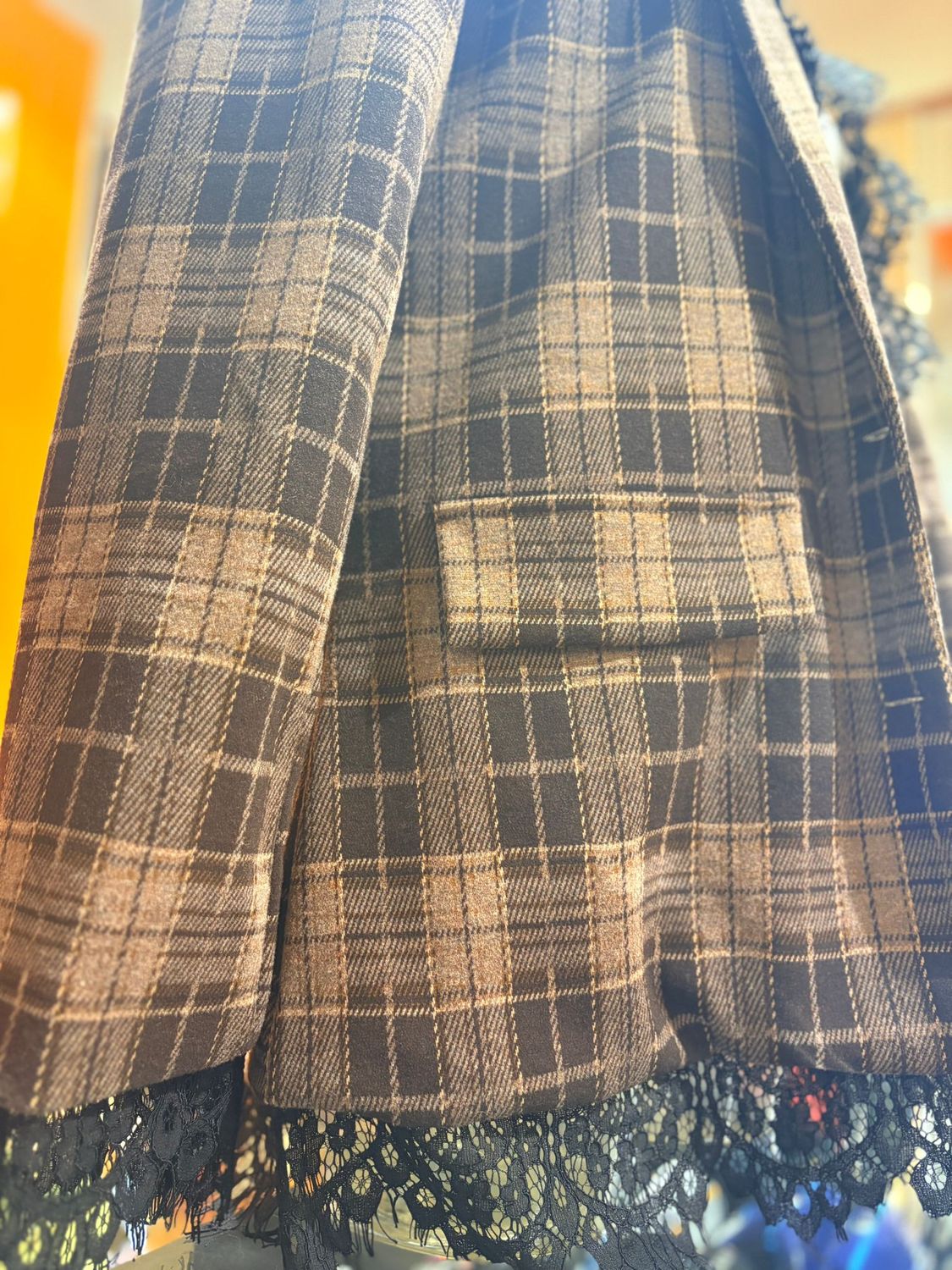 GIACCA IN PANNO A QUADRONI CON PROFILO IN PIZZO — ELEGANTE RAFFINATO