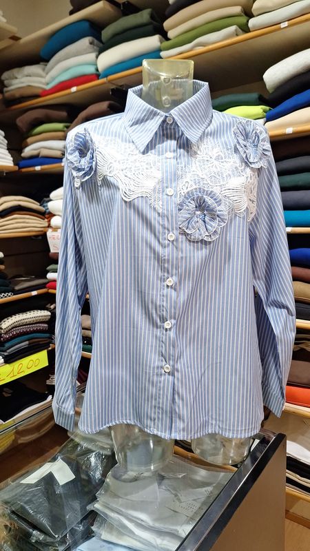 CAMICIONE IN COTONE - RICAMI E DETTAGLI FLOREALI