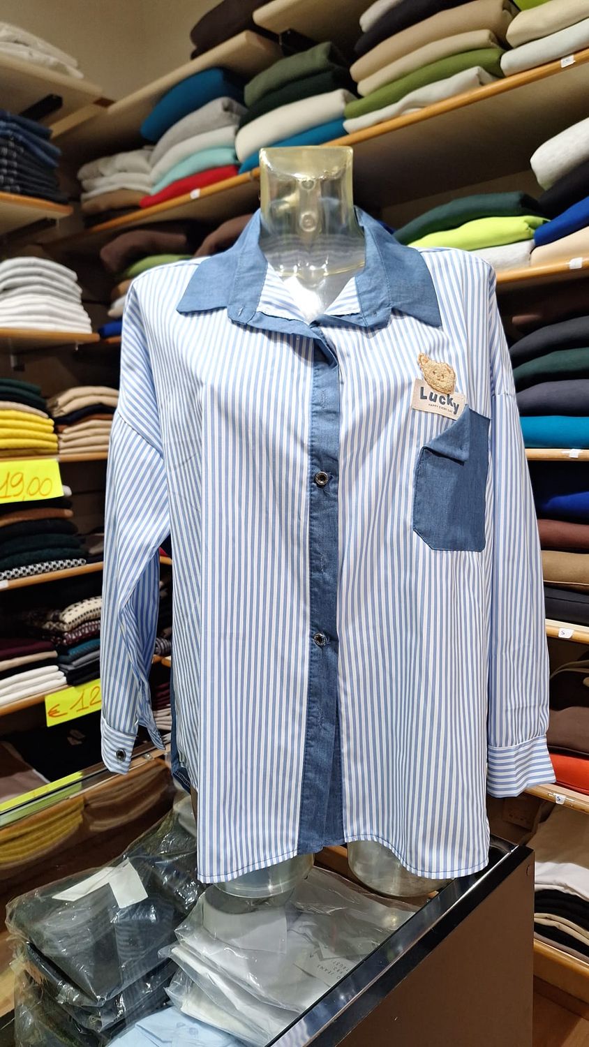 CAMICIONE OVERSIZE - DETTAGLI A CONTRASTO