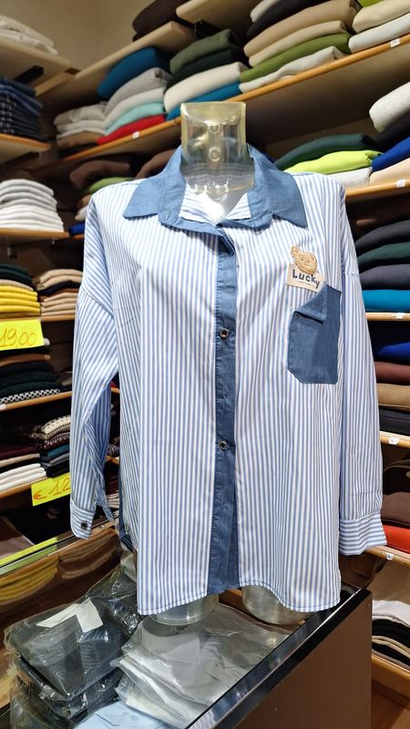 CAMICIONE OVERSIZE - DETTAGLI A CONTRASTO