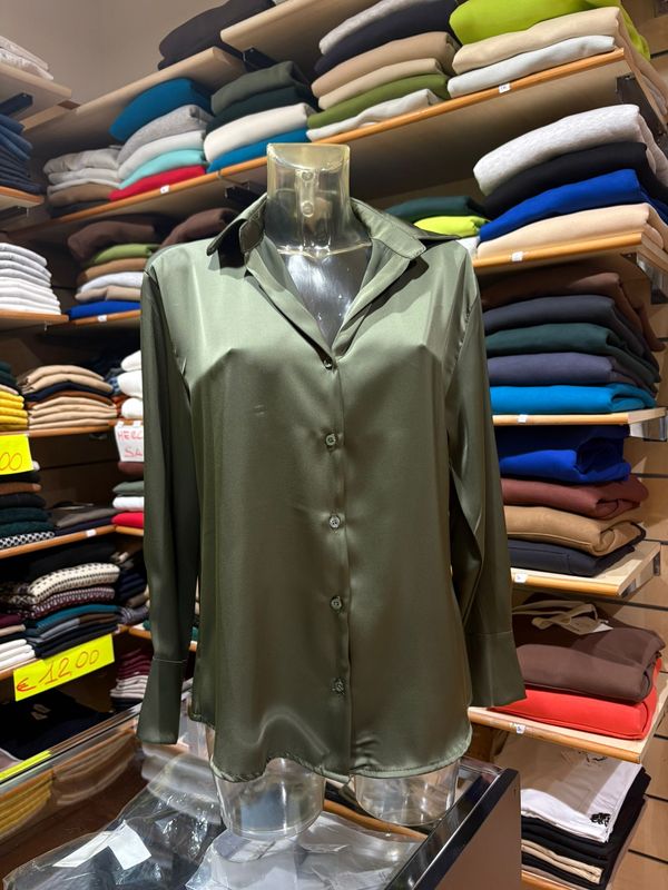 CAMICIA EFFETTO RASO - ELEGANZA LUMINOSA