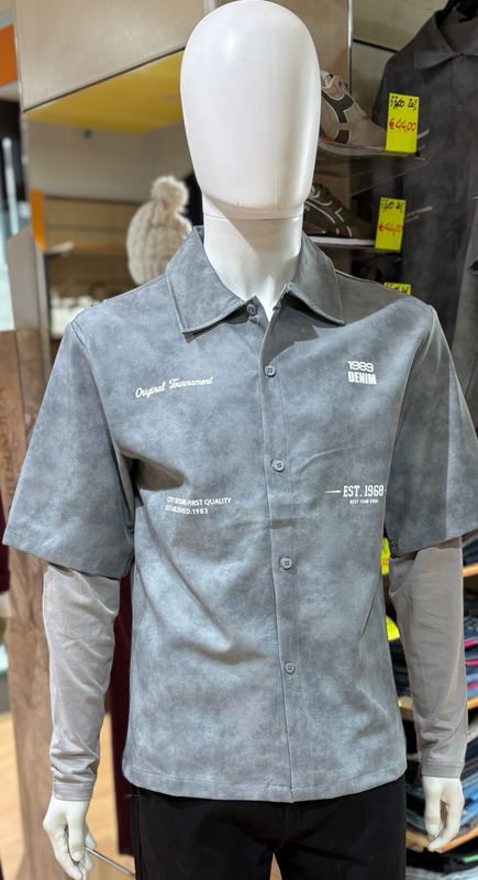 CAMICIA UOMO OVER SIZE CON LOGHI