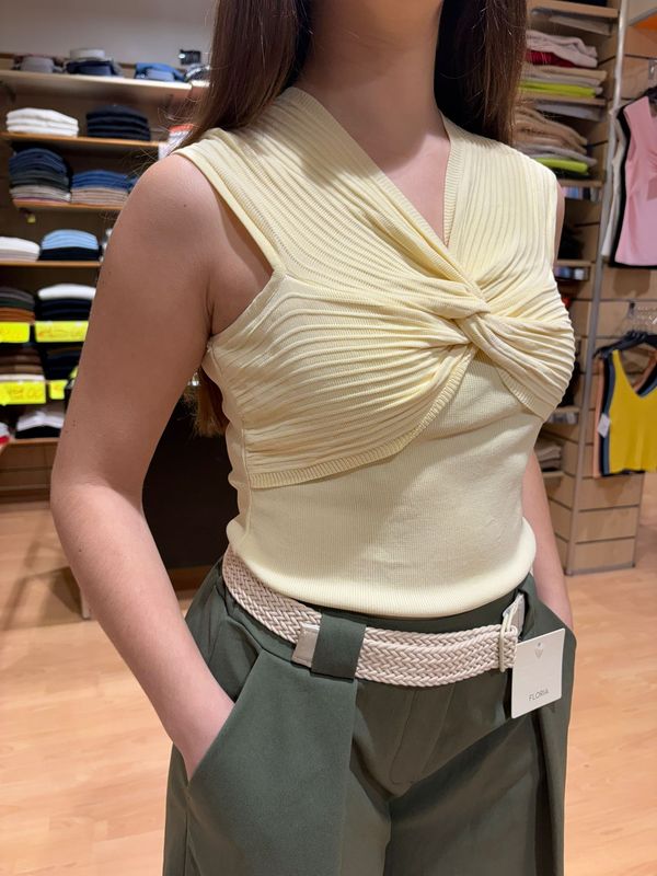 CANOTTA DONNA SOTTO GIACCA