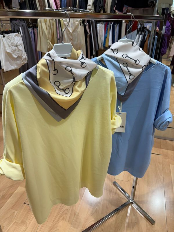 MAGLIA IN COTONE MANICA LUNGA CON FOULARD COORDINATO