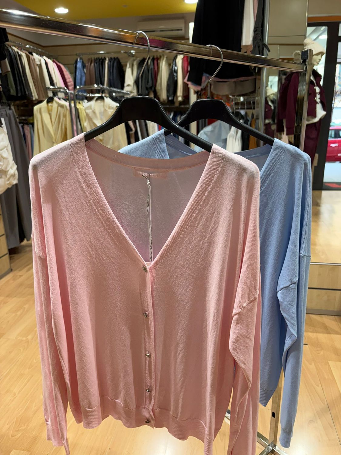 CARDIGAN IN FILO DI COTONE CON BOTTONI GIOIELLO