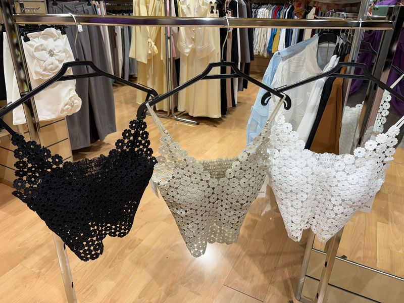 TOP MODELLO UNCINETTO