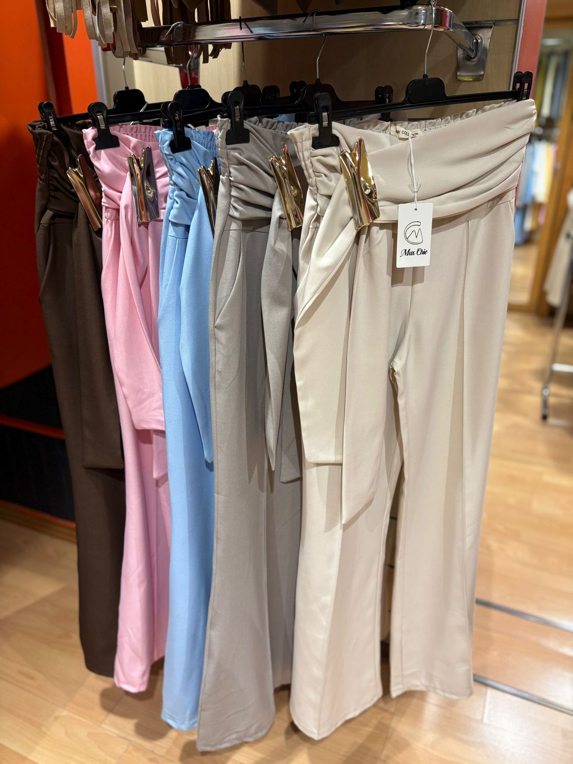 PANTALONE LARGO CON CINTURA
