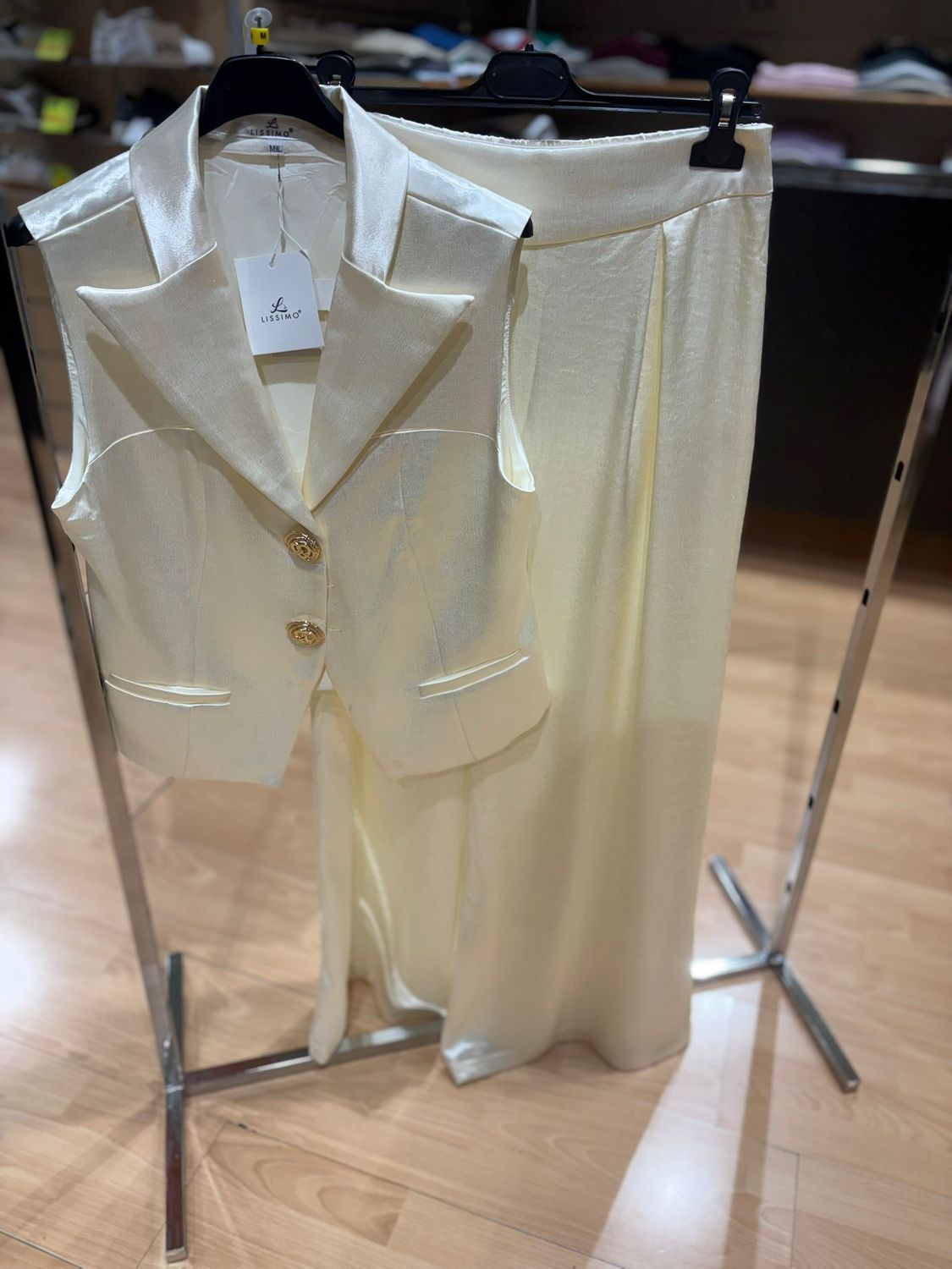 COMPLETO GILET SMANICATO EFFETTO RASO CON PANTALONE PALAZZO E BOTTONI DORATI