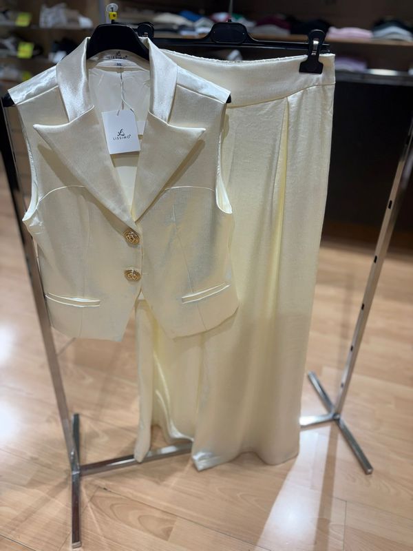 COMPLETO GILET SMANICATO EFFETTO RASO CON PANTALONE PALAZZO E BOTTONI DORATI