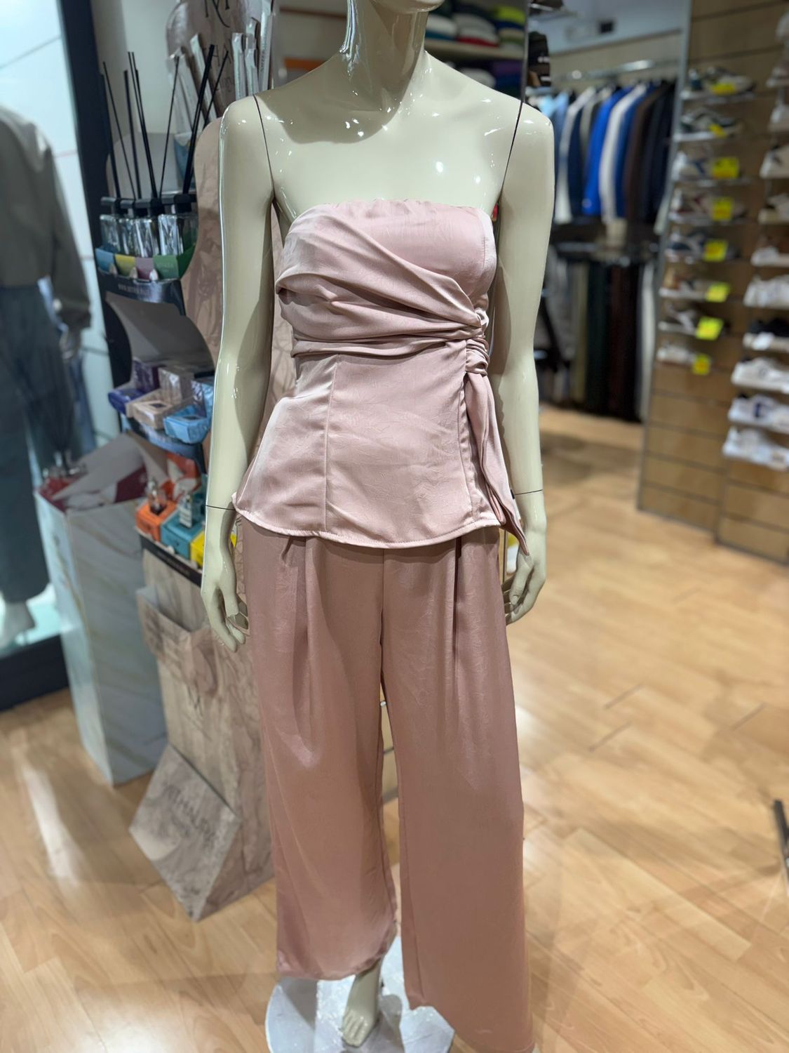 COMPLETO BUSTINO CON FIOCCO LATERALE E PANTALONE PALAZZO EFFETTO SETA