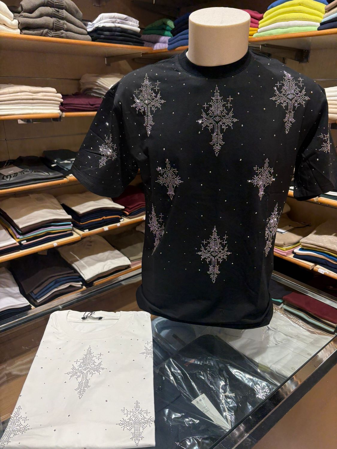 MAGLIA UOMO IN COTONE ELASTICIZZATO CON STRASS