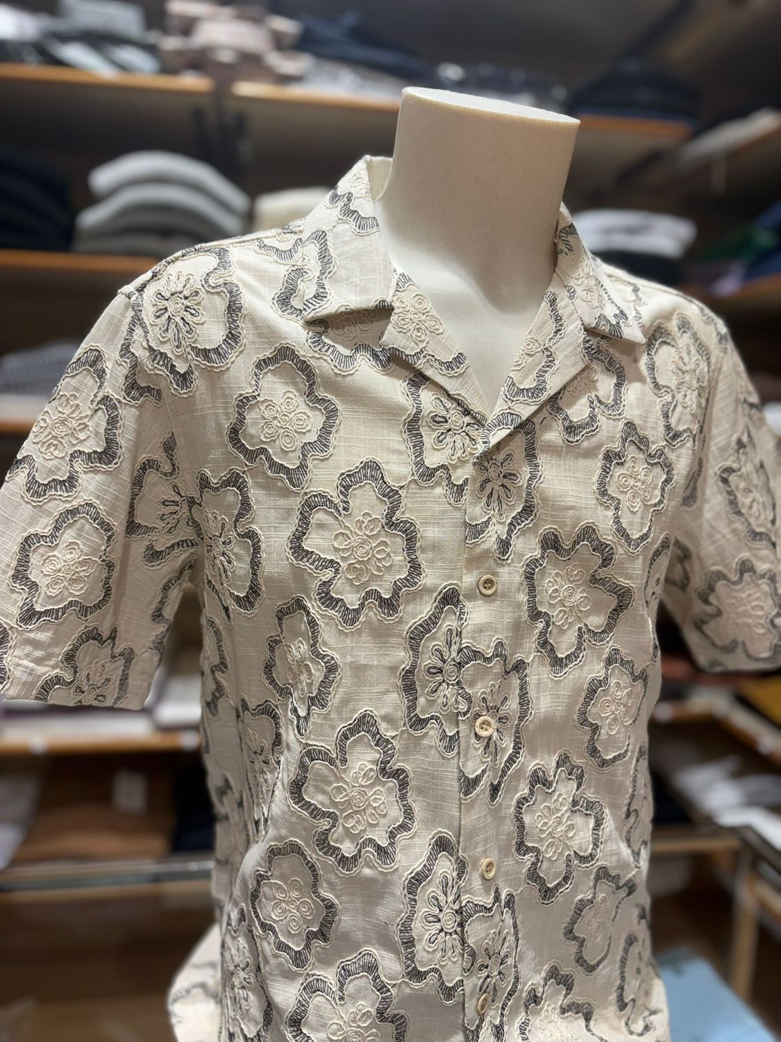 CAMICIA UOMO MEZZA MANICA IN LINO CON FANTASIA IN RILIEVO
