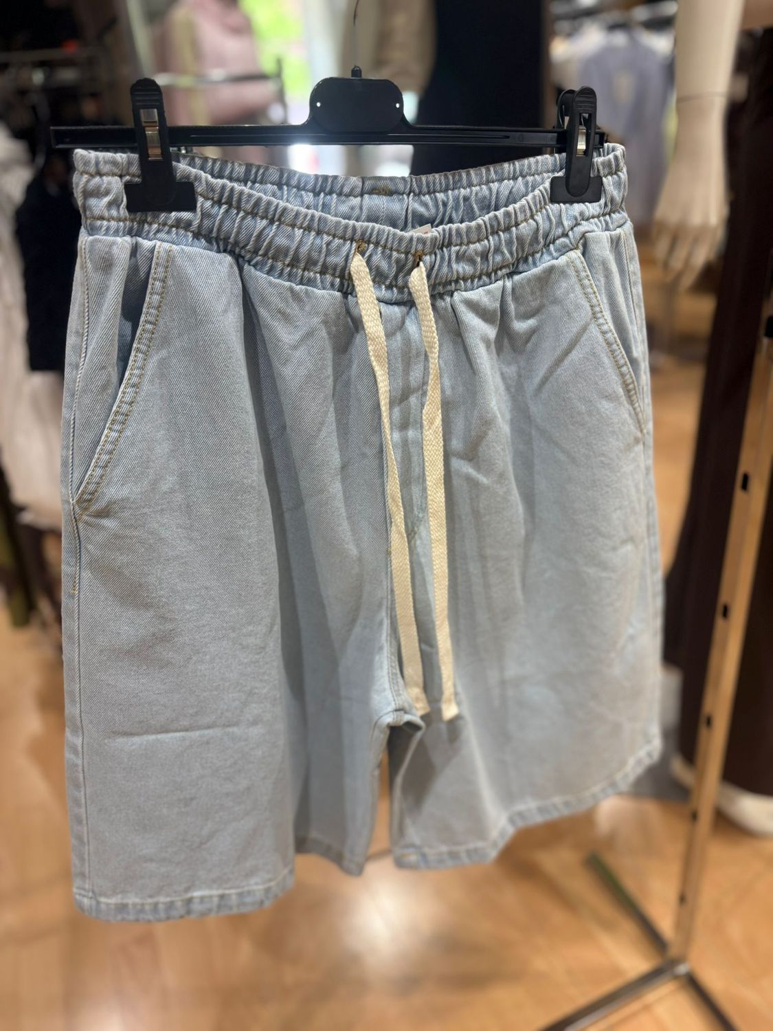 BERMUDA UOMO IN DENIM CON ELASTICO IN VITA