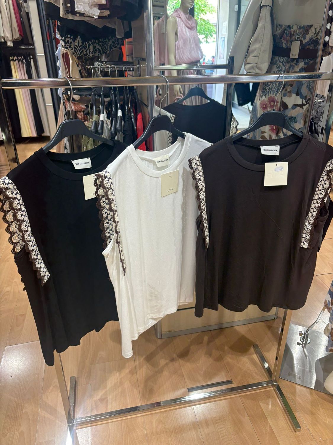 MAGLIA GIROCOLLO CON MERLETTO