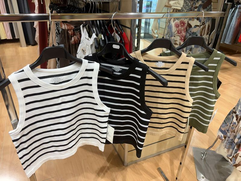 TOP RIGATO ELASTICIZZATO