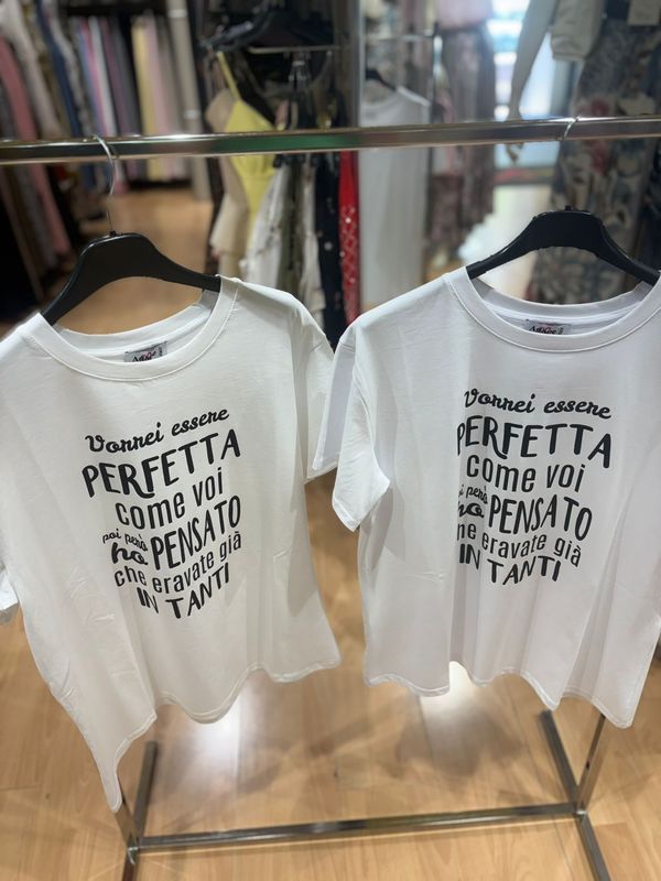 T-SHIRT CON FRASE DIVERTENTE