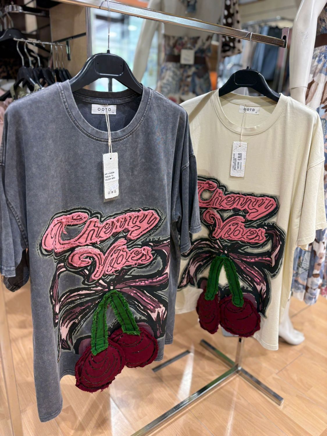 T-SHIRT OVERSIZE " CHERRY VIBES "