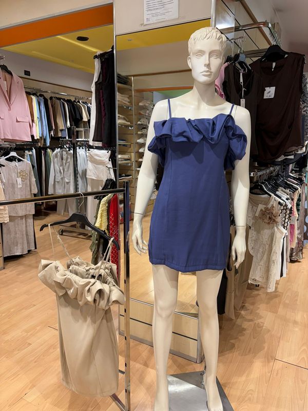 TUBINO ADERENTE CON VOILE SULLA SCOLLATURA