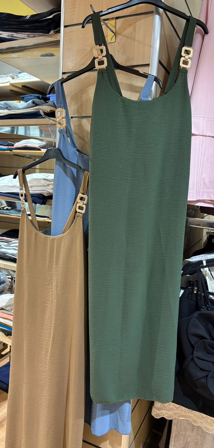 VESTITO MORBIDO A BRETELLE CON DETTAGLI DORATI
