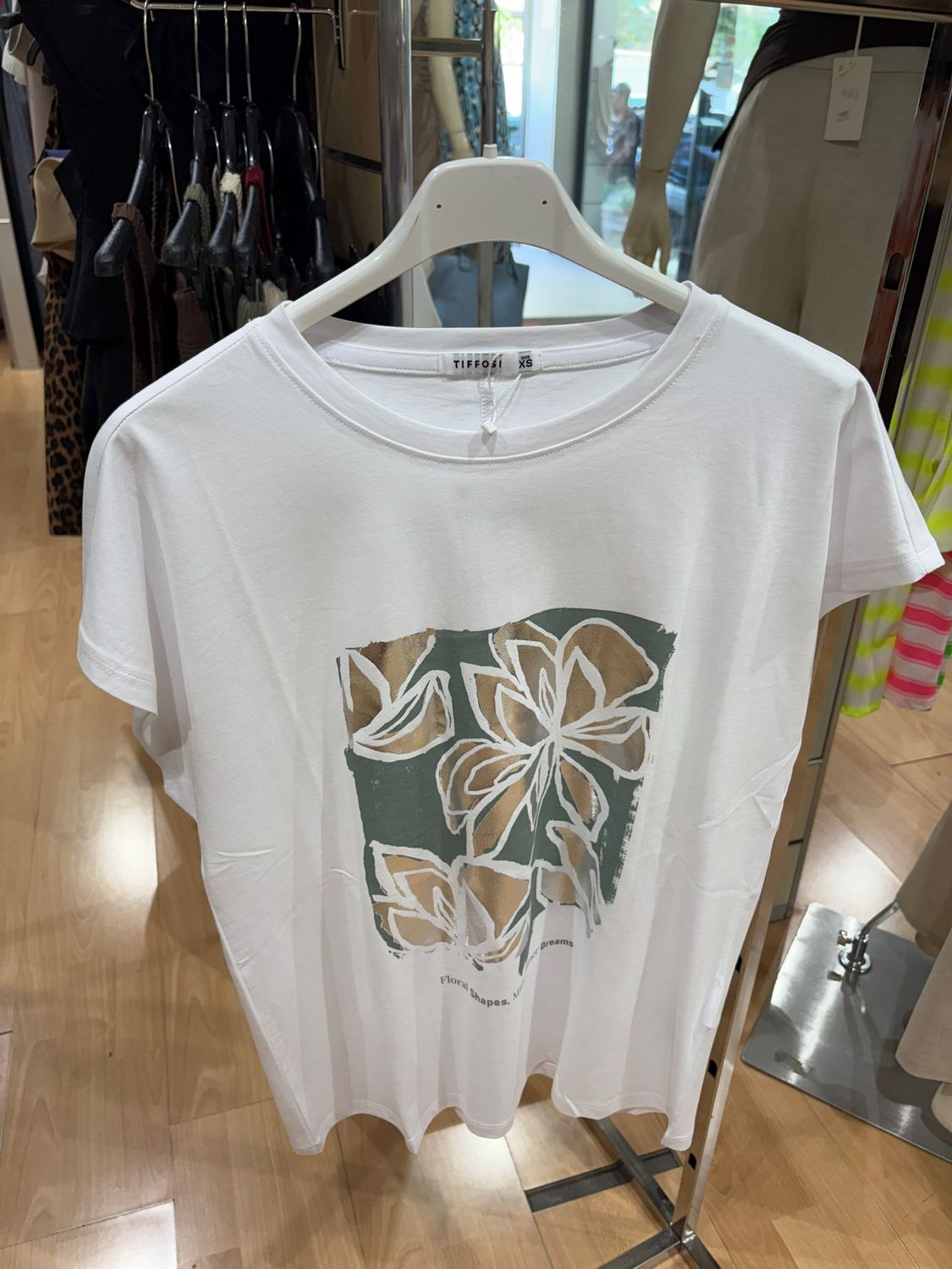 T-SHIRT TIFFOSI IN COTONE CON STAMPA FLOREALE