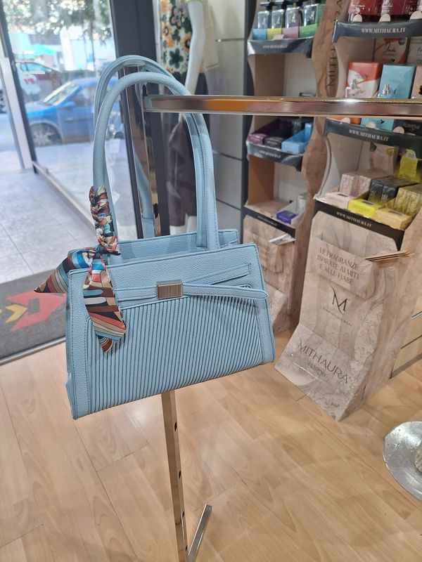 BORSA IN ECOPELLE CON FOULARD COORDINATO